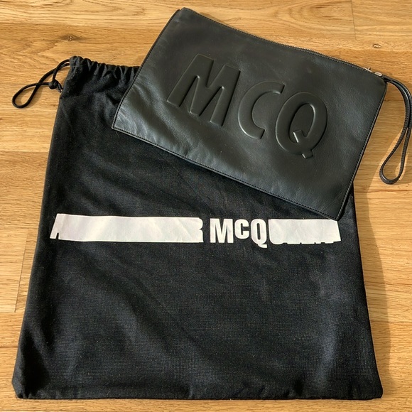 Authentic Alexander McQueen clutch. Black. ⭐️ Excellent condition! ⭐️ - Picture 7 of 9